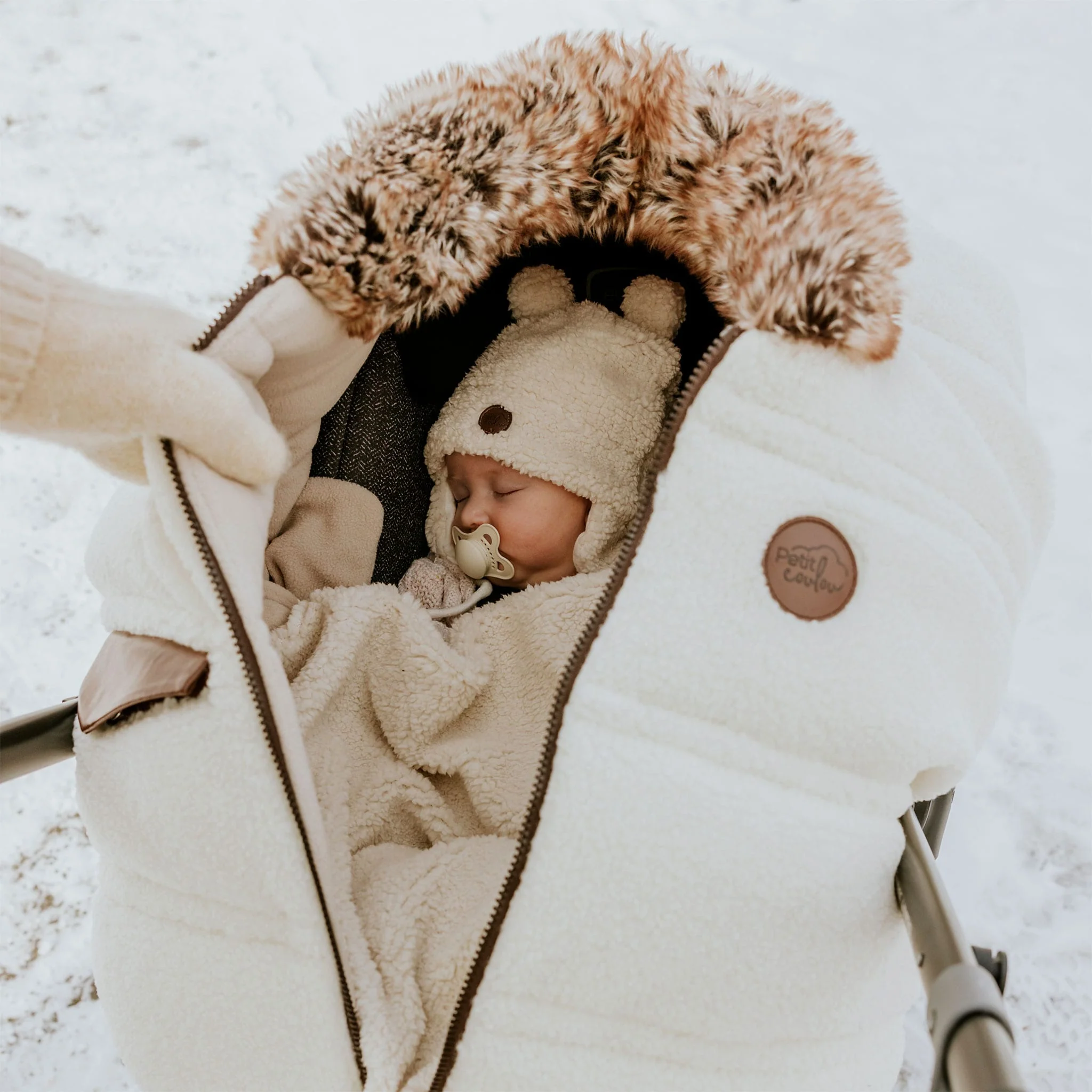 Coffret Cadeau Ourson Sherpa pour bébé - 4 accessoires - Image 4