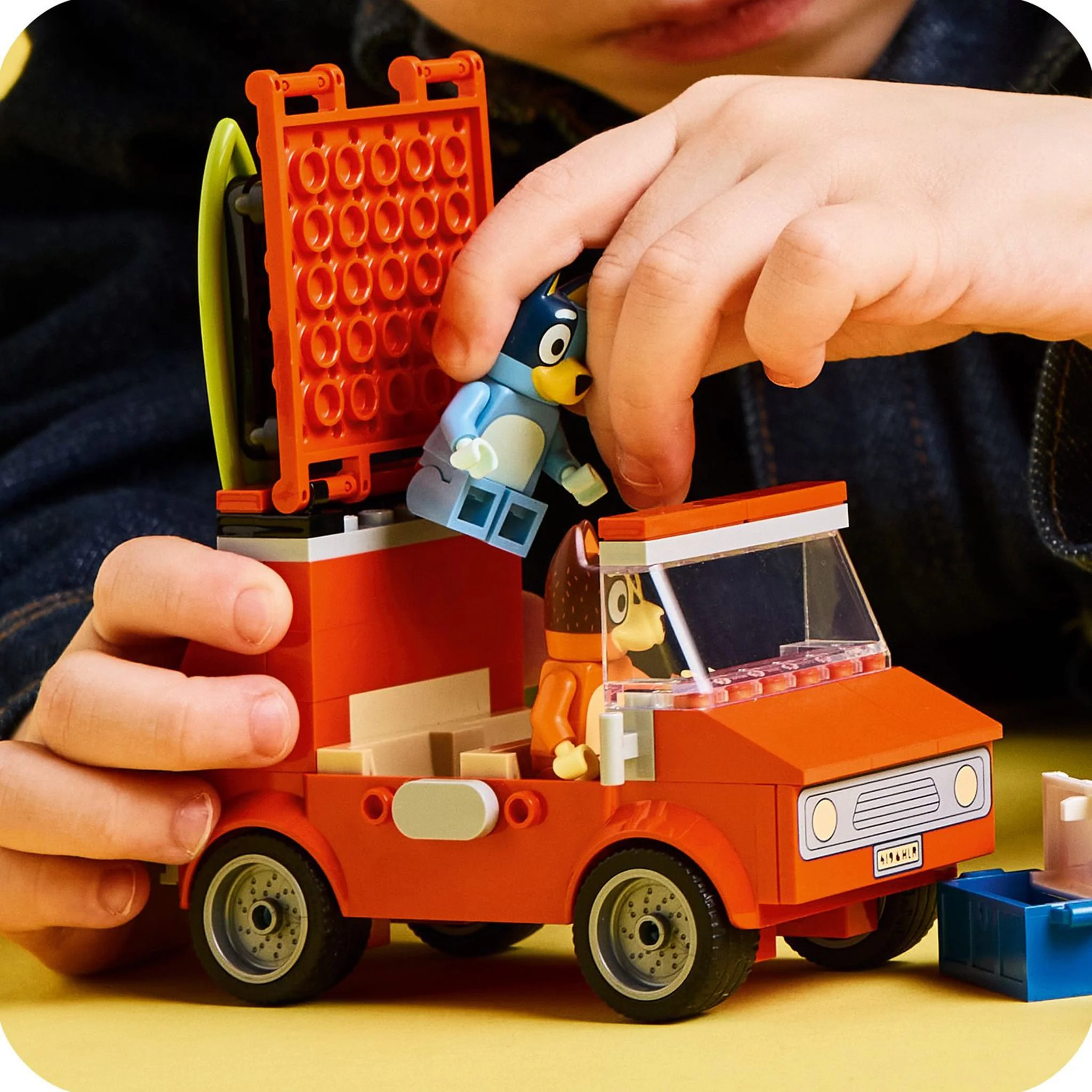 LEGO® Bluey : L’escapade à la plage de la famille de Bluey - Image 5