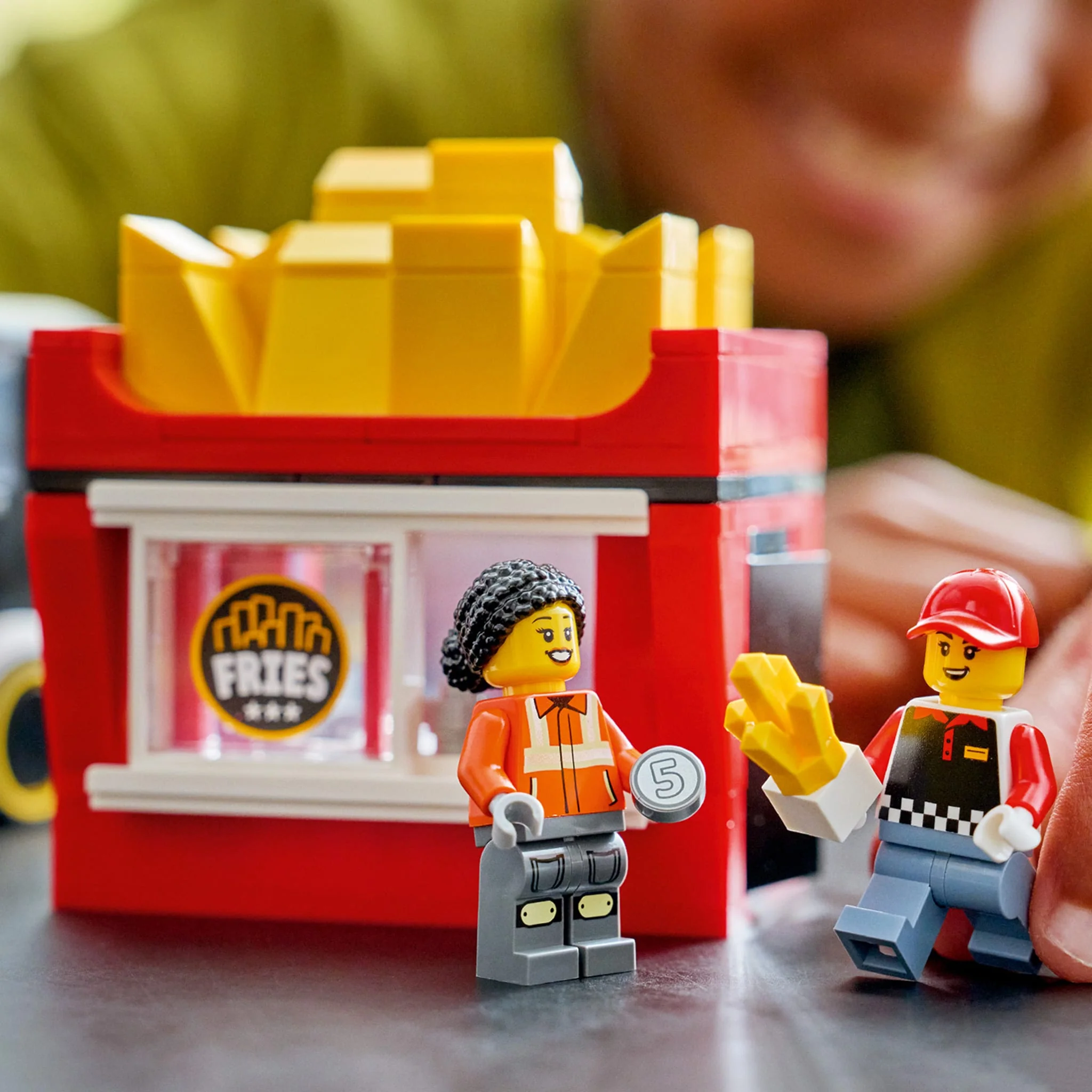 LEGO® City Le camion de frites - Image 4