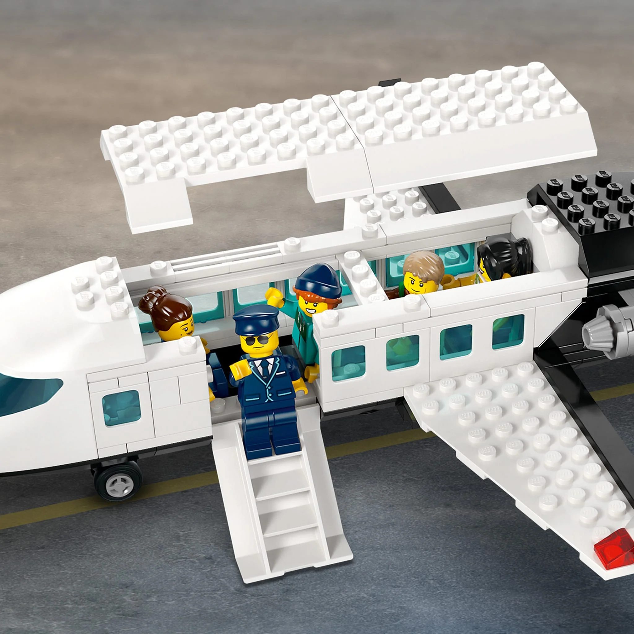 LEGO® City L’aéroport avec avion - Image 5
