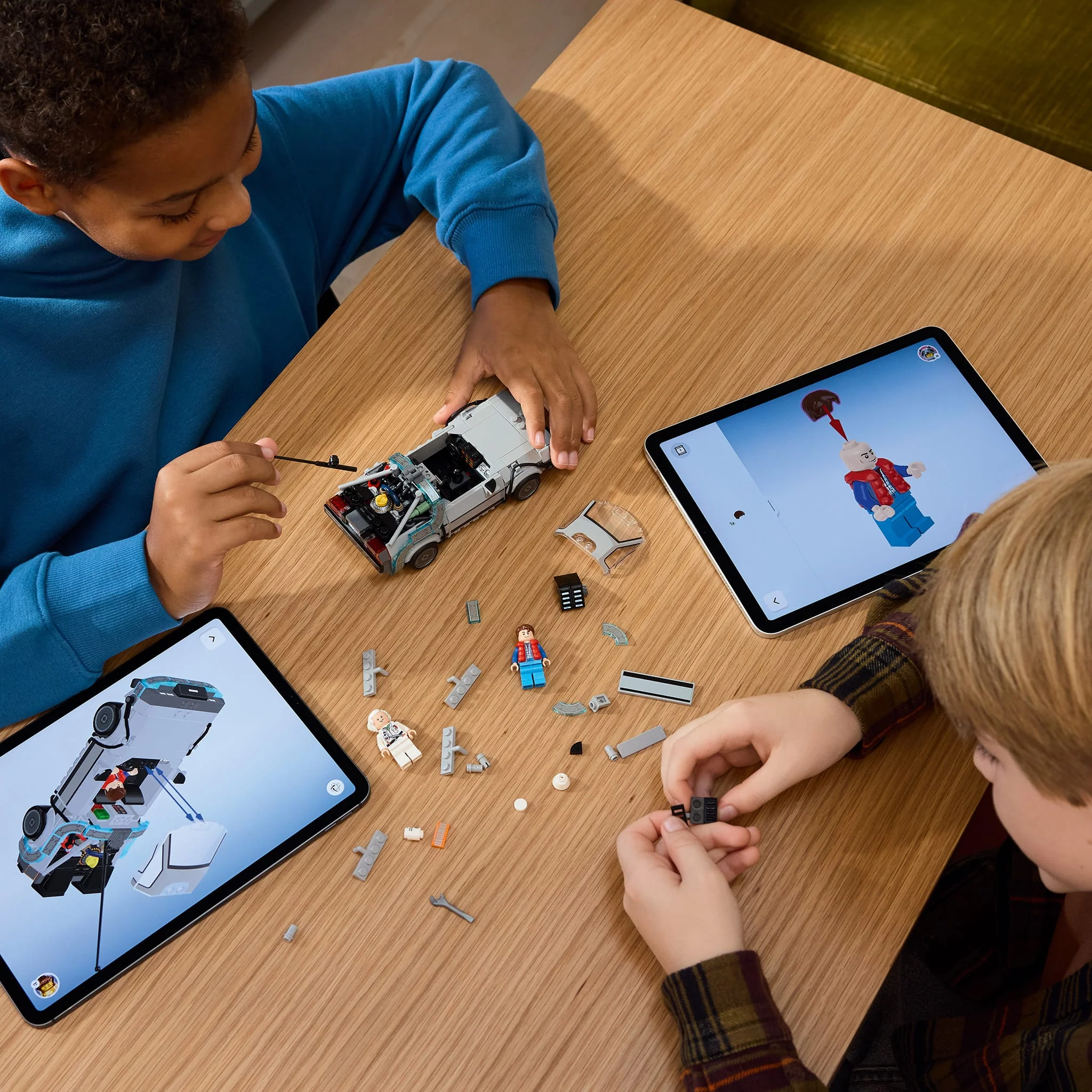 LEGO® Speed Champions La machine à voyager dans le temps de Retour vers le futur - Image 3