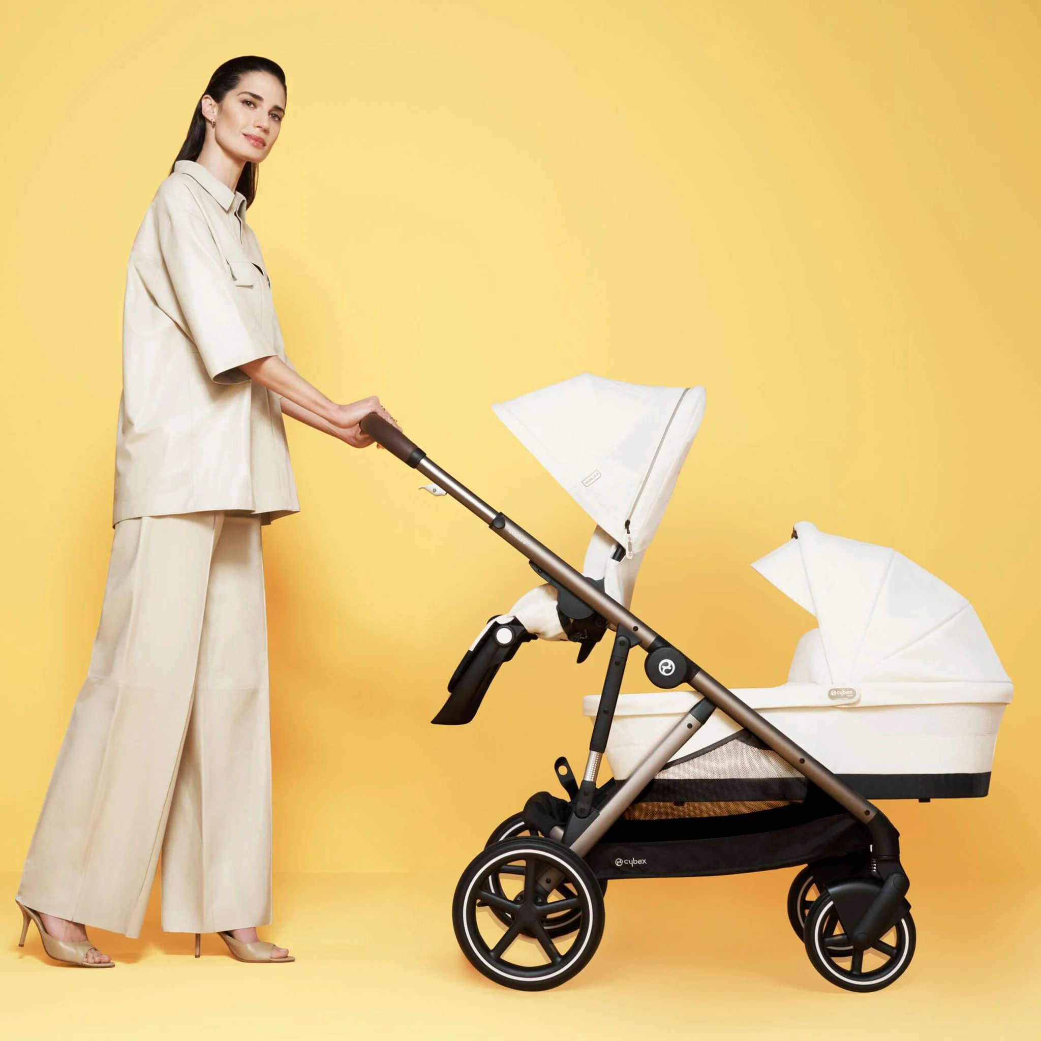 Poussette Gazelle S – Châssis couleur taupe avec siège Beige Coquillage - Image 16
